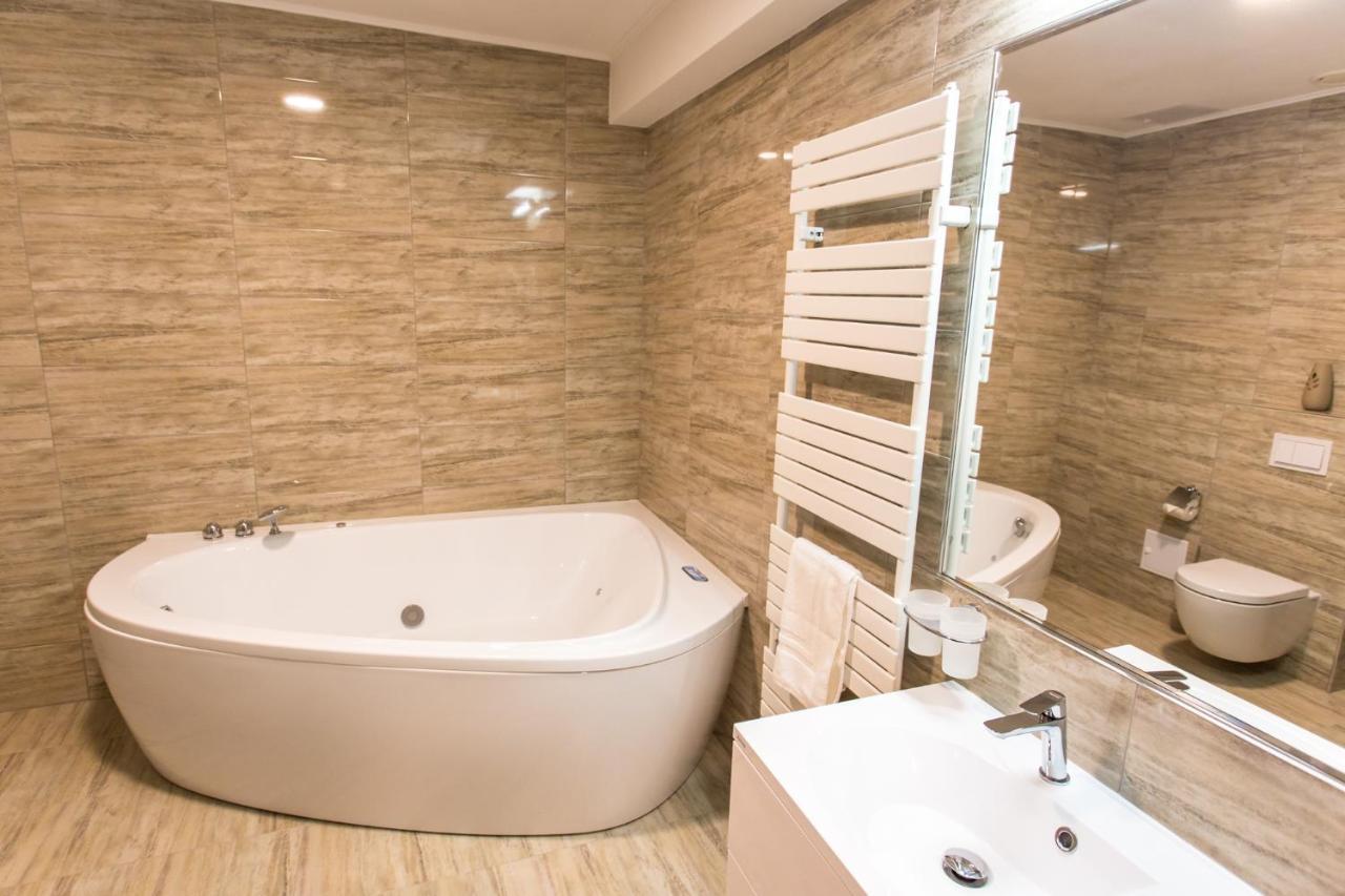 Panorama Boutique Hotel Sfântu-Gheorghe エクステリア 写真